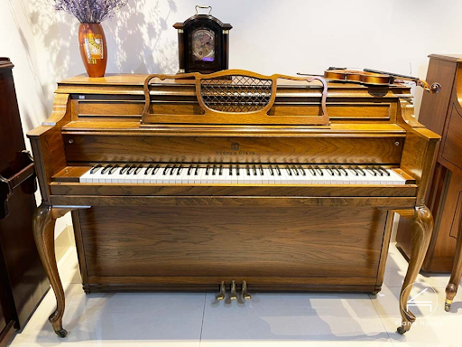 Đàn Piano Console Story & Clark Thiết Kế Cổ Điển 