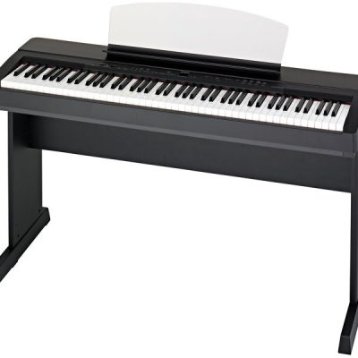 Yamaha P70