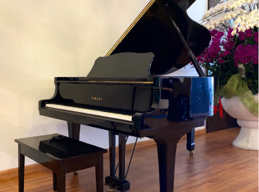 Nên mua đàn piano cơ hay điện? Cần tham khảo yếu tố giá thành